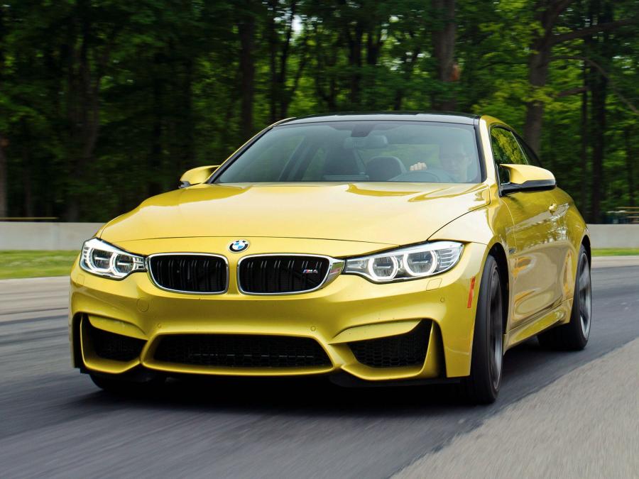  BMW M4 Coupe 2015 года  (US) (фото 10 из 16)